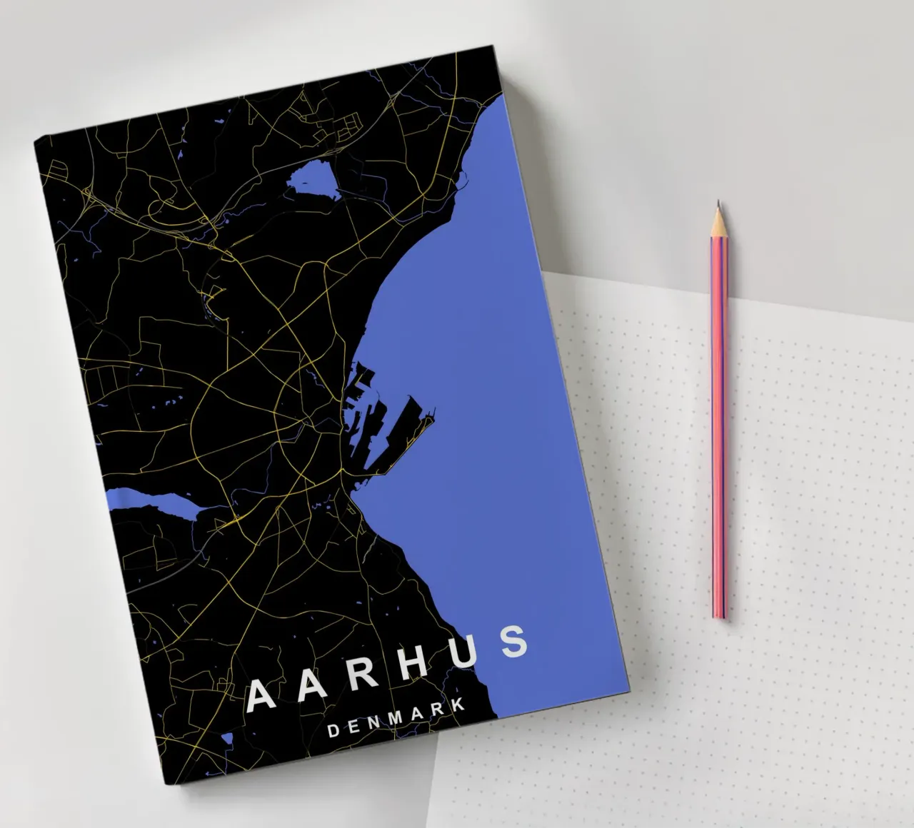 Mappa della città di Aarhus Danimarca Nero e oro diario da Cartographers Library