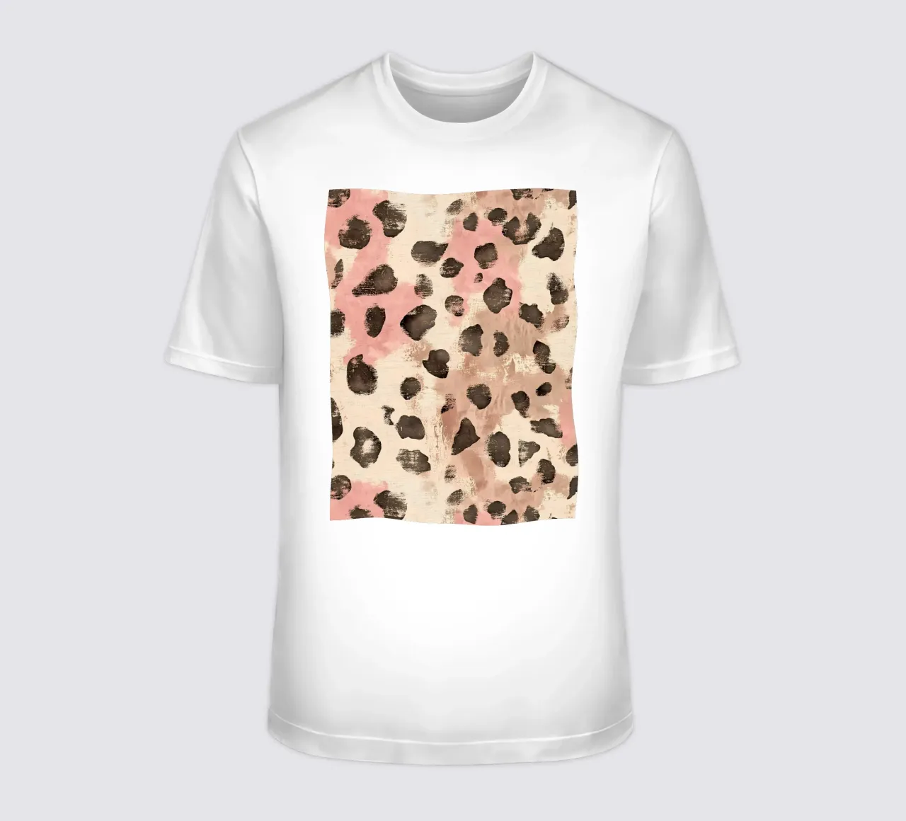 Leopard & Pink t-shirt da IamHomeStudio