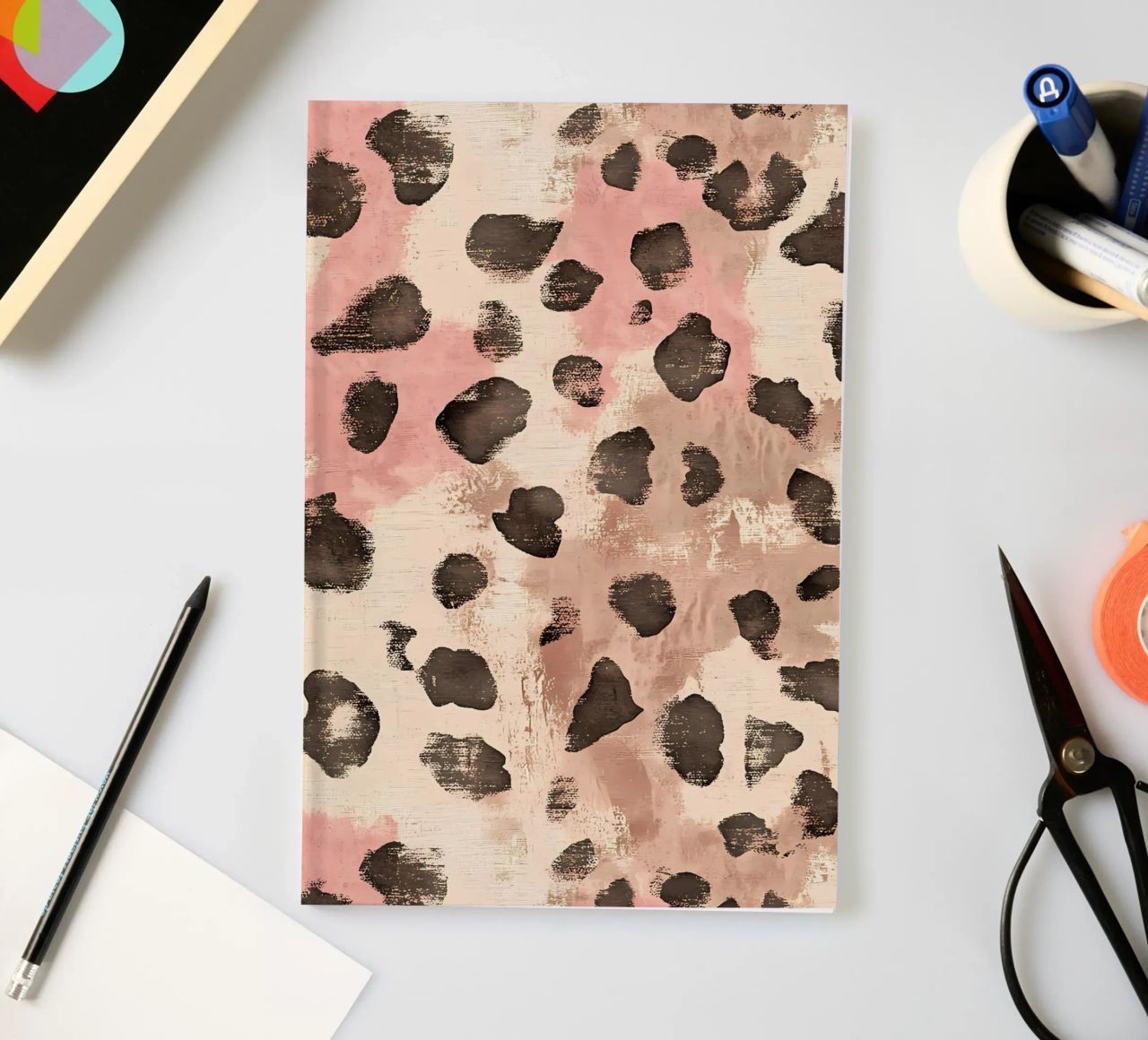 Leopard & Rosa Notizbuch von Olga Wildrose