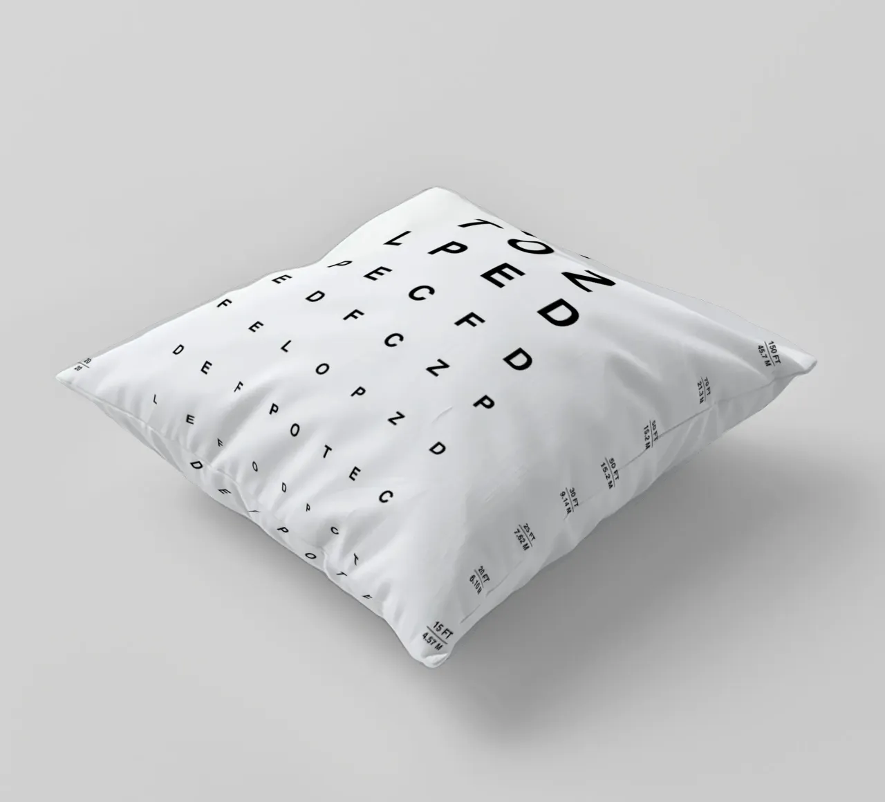 Eye Chart cuscino da daylight design studio