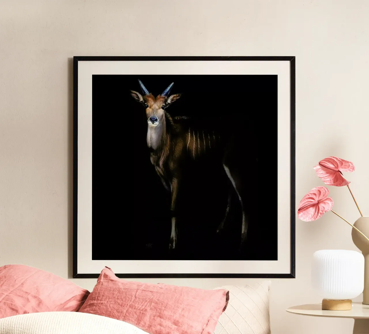 Young Common Eland Portrait - Santiago Pascual Buye poster con telaio in plastica da Pictufy