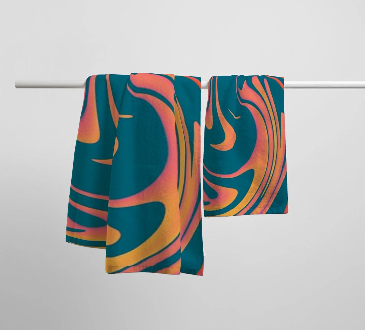 Motif circulaire dynamique abstrait et coloré serviette de bain de Something for you