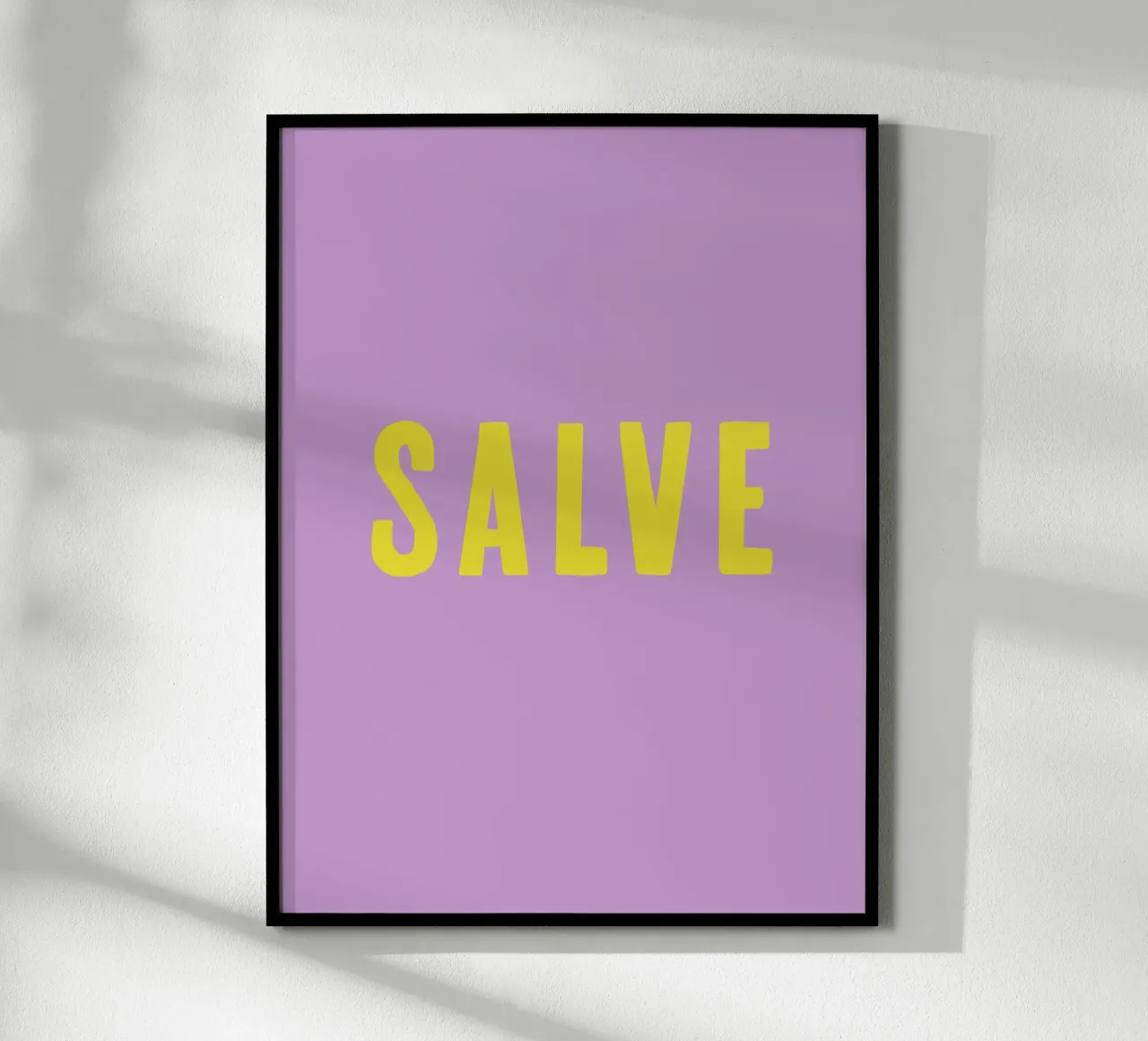 Salvezza gialla su lilla poster con telaio in plastica da Alisa Knöß