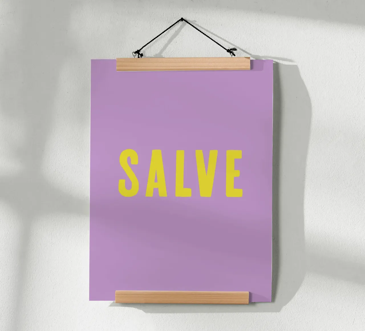 Salvezza gialla su lilla poster con telaio in plastica da Alisa Knöß