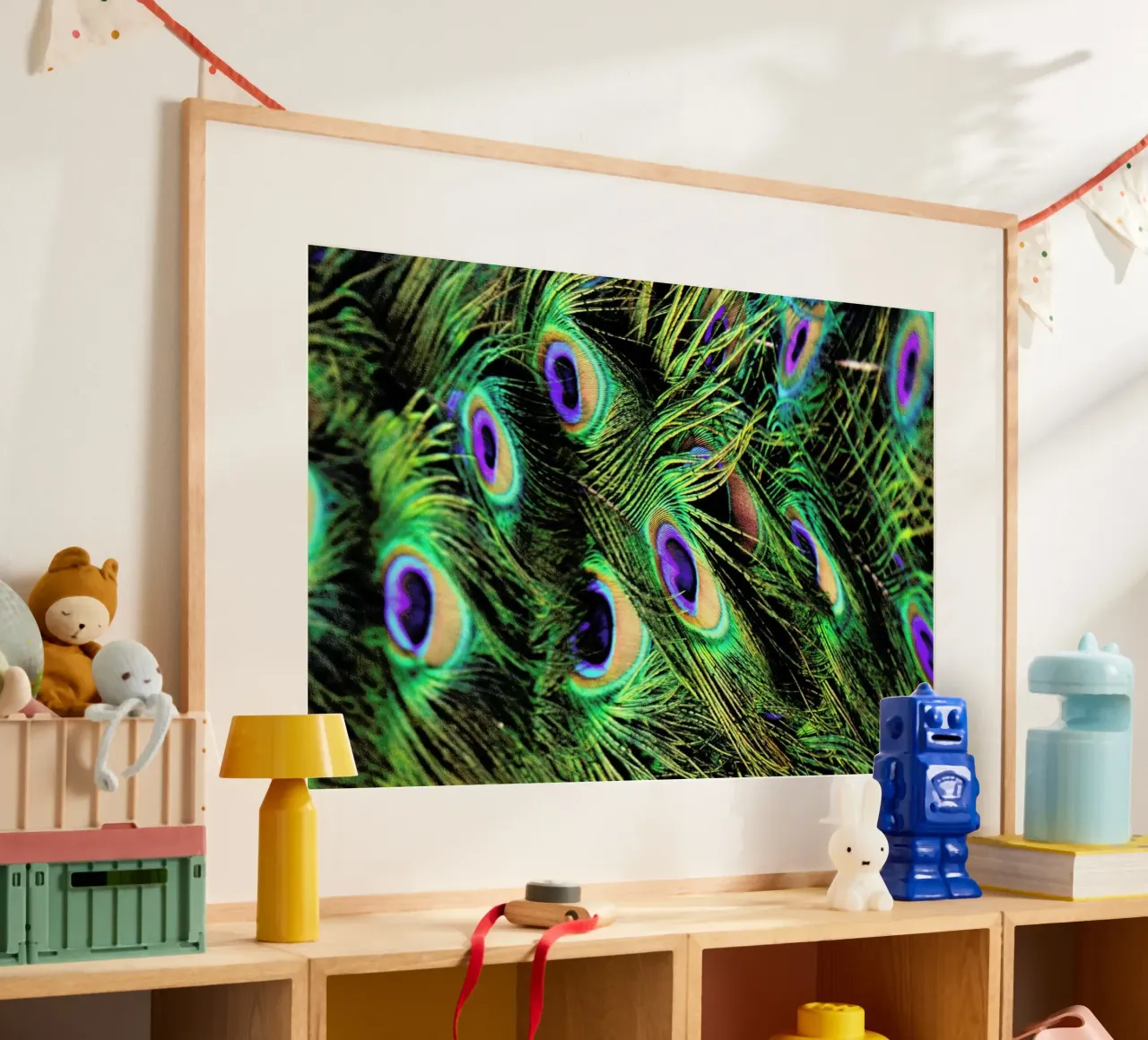 Peacock Plumes poster con telaio in plastica da Robin Delean