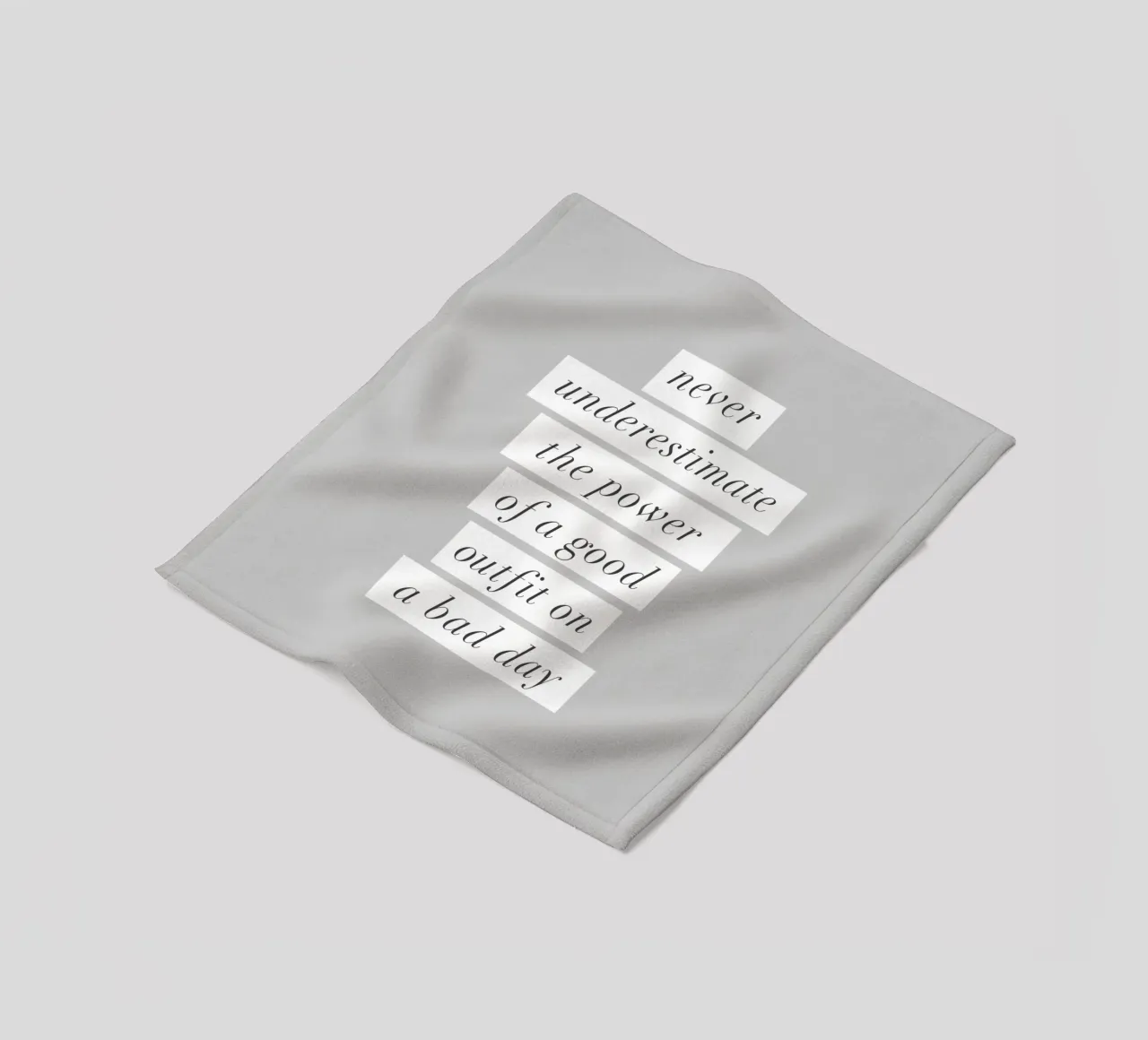 Un buon abbigliamento in una brutta giornata Typografie Design coperta in pile da THE MOTIVATED TYPE