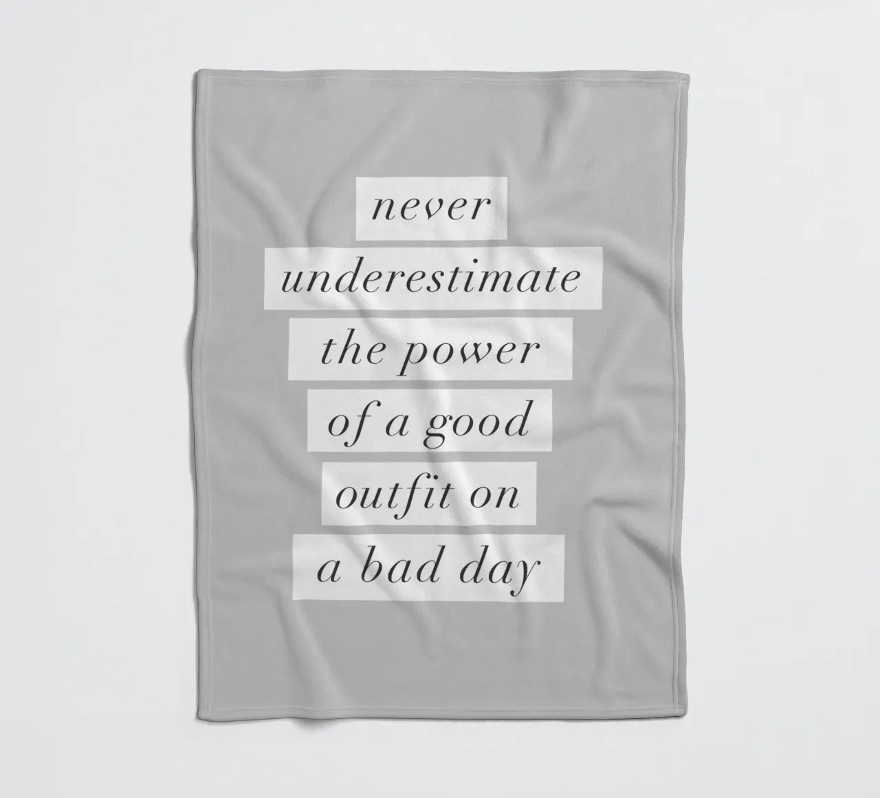 Un buon abbigliamento in una brutta giornata Typografie Design coperta in pile da THE MOTIVATED TYPE