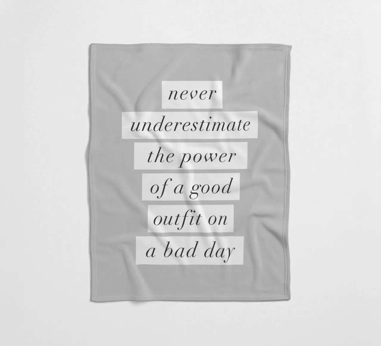 Un buon abbigliamento in una brutta giornata Typografie Design coperta in pile da THE MOTIVATED TYPE