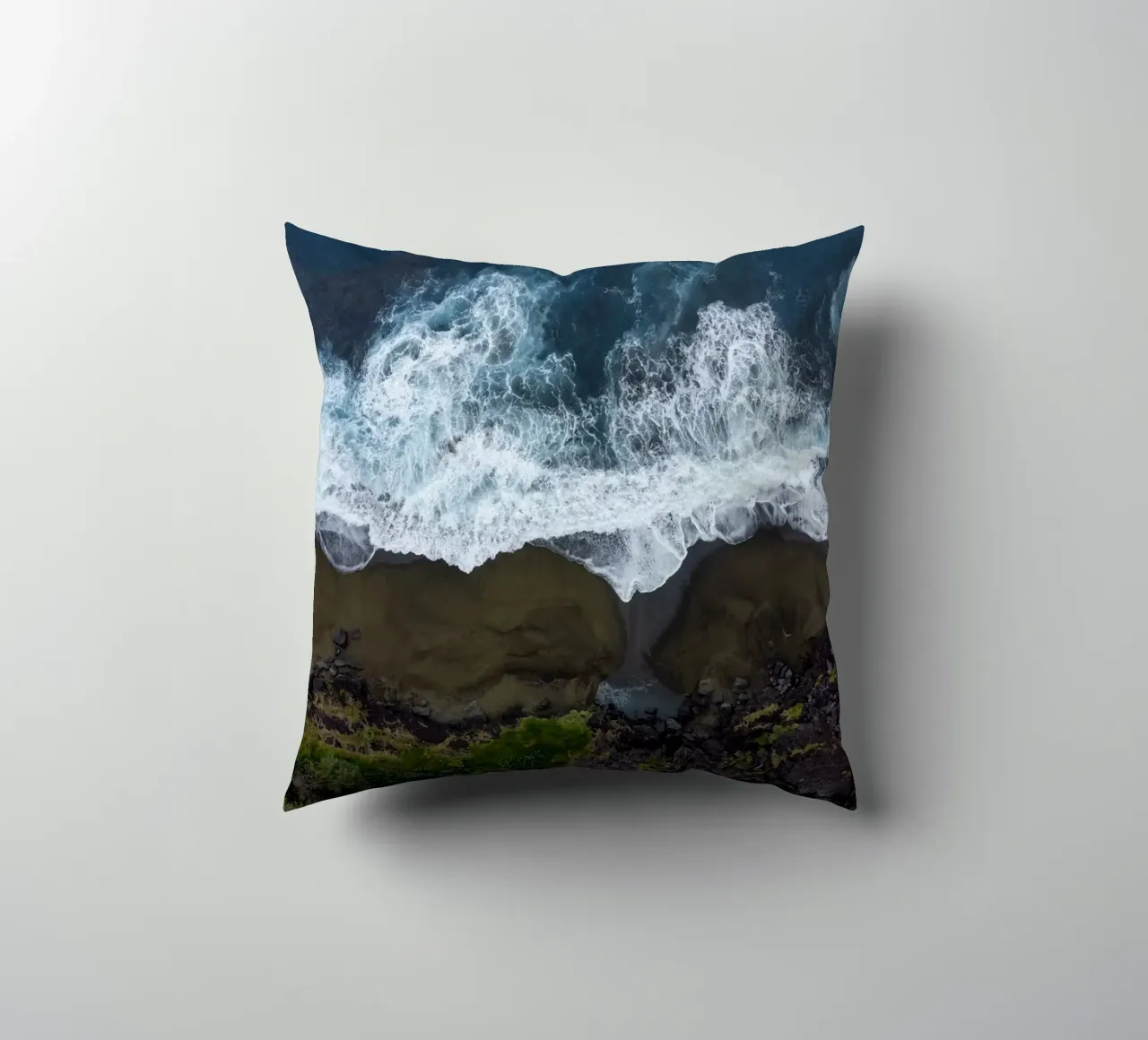 🌊 Coastal Mood Swing – La Réunion Edition cuscino da Mexposure Gallery