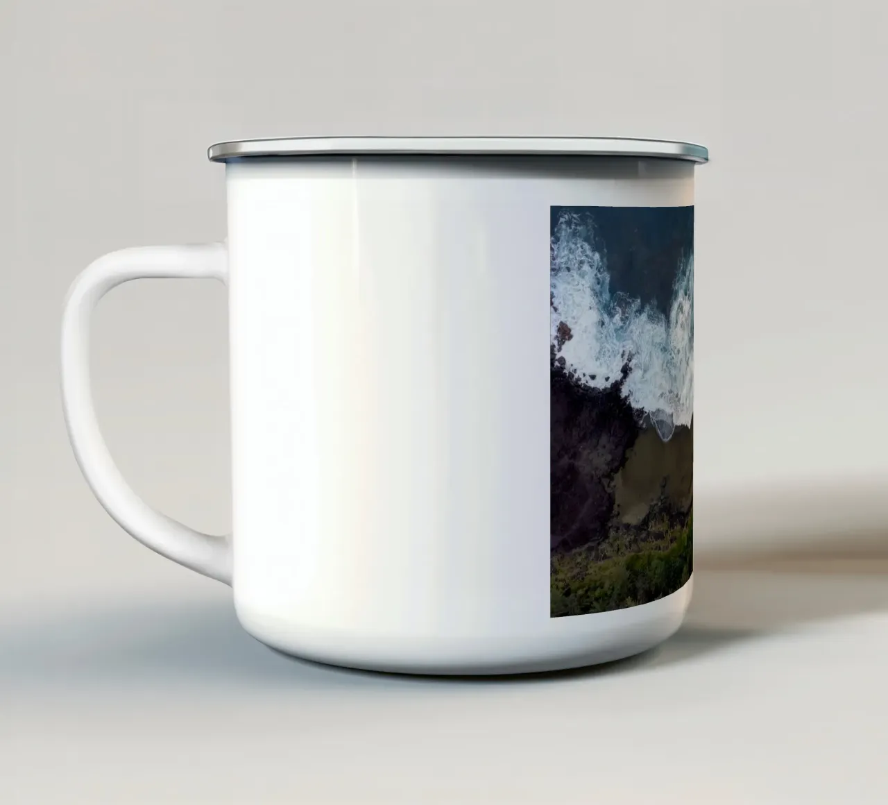 🌊 Coastal Mood Swing – La Réunion Edition tazza in smalto da Mexposure Gallery
