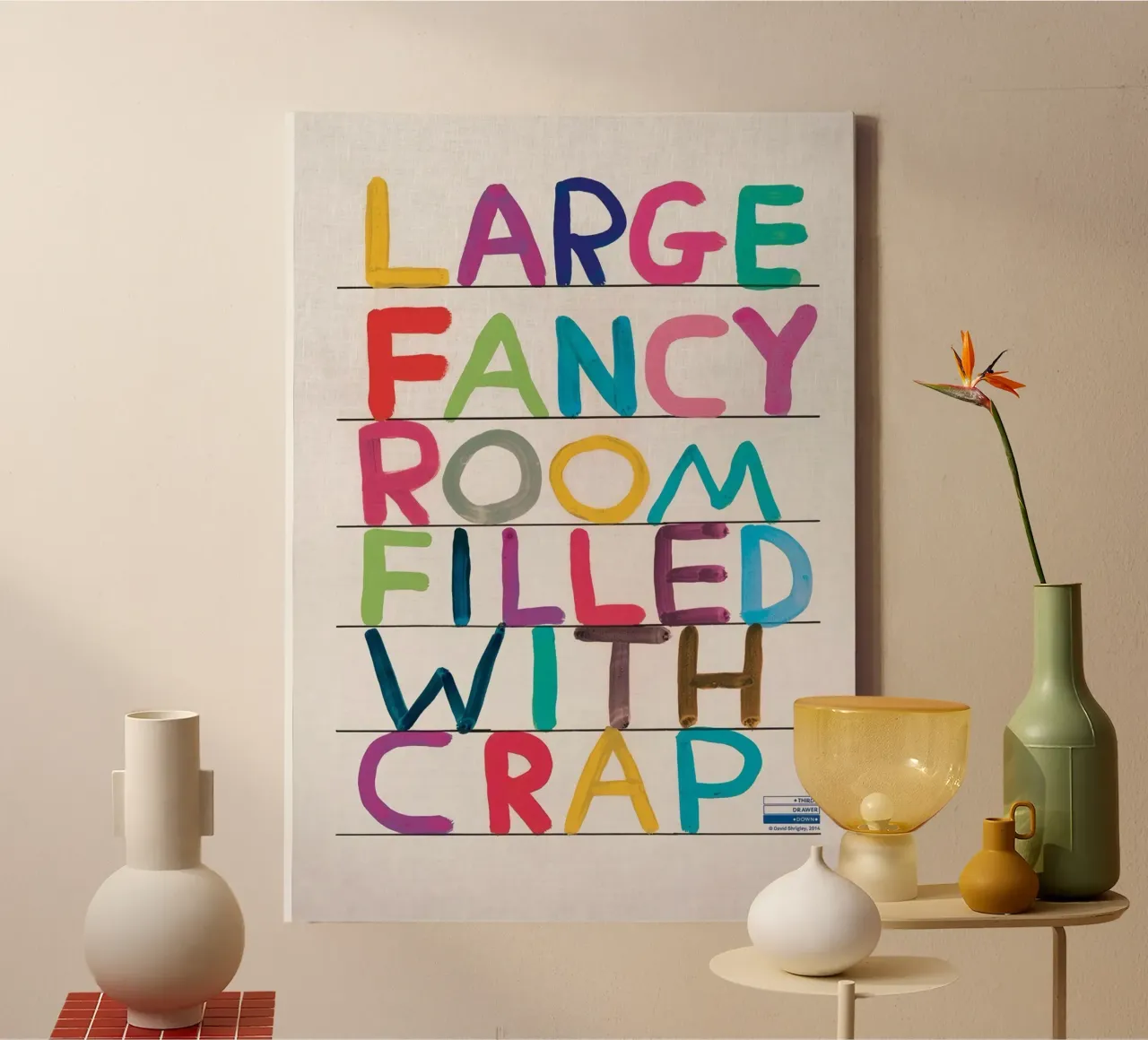 Großes, schickes Zimmer, gefüllt mit Schrott Leinwand mit Schattenfugenrahmen von Davidprint