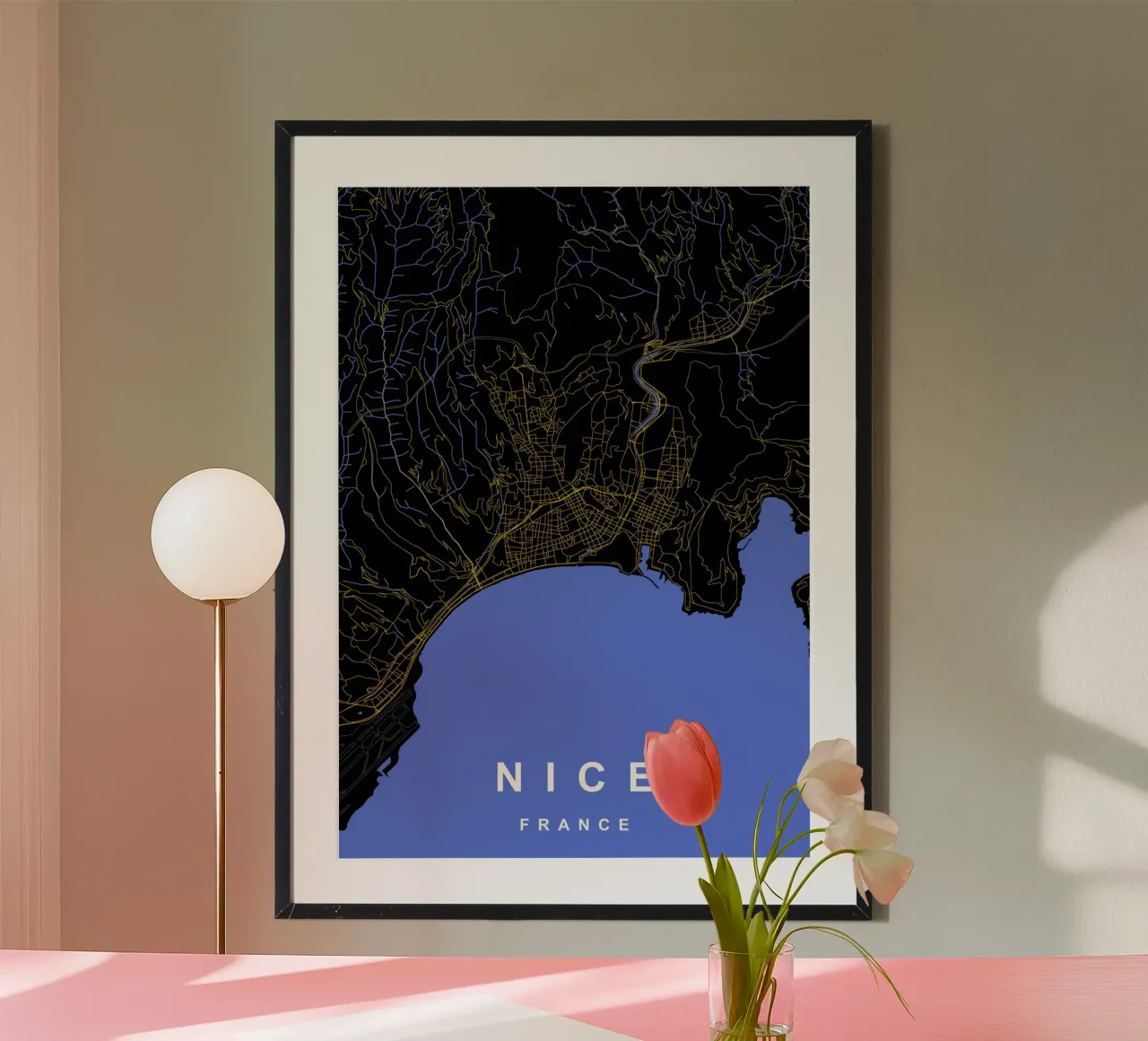 Nizza Francia - Mappa della città in nero e oro poster da Cartographers Library