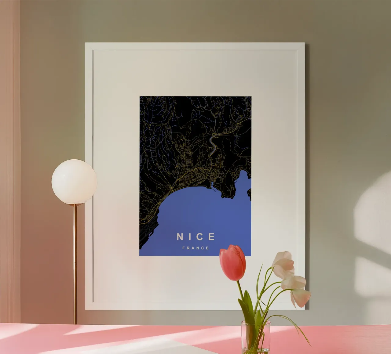Nizza Francia - Mappa della città in nero e oro poster da Cartographers Library