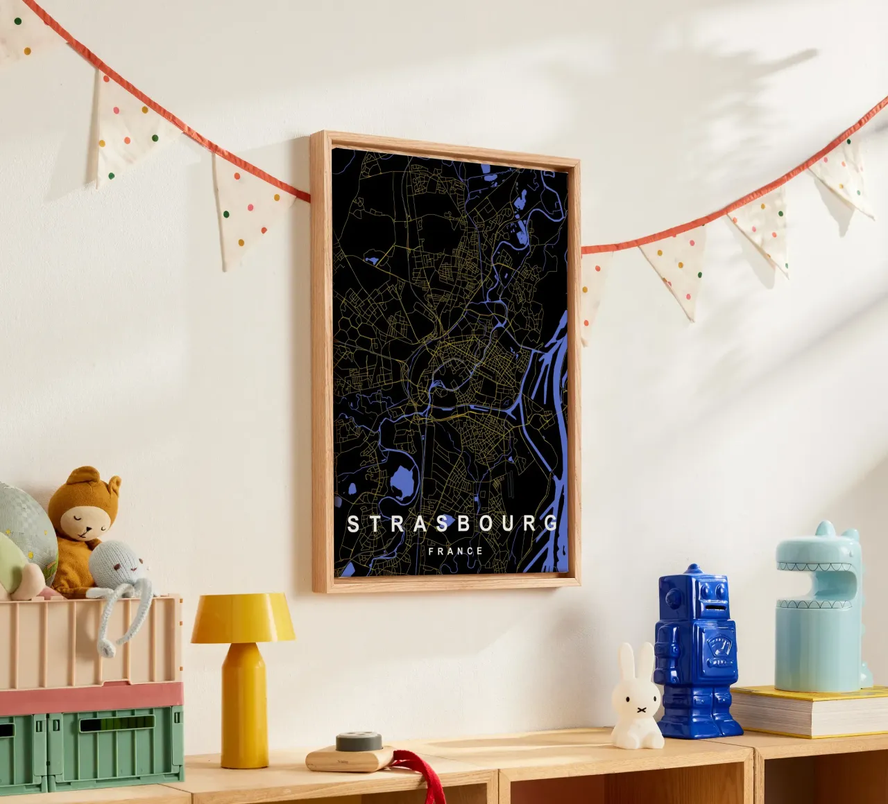 Strasburgo Francia - Mappa della città in nero e oro tela con Cornice a cassetta da Cartographers Library