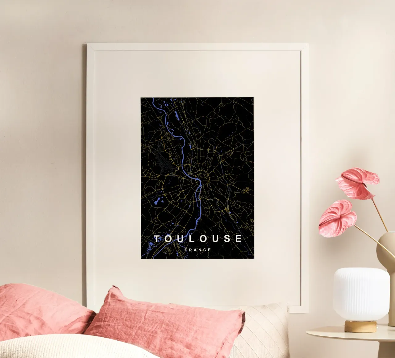 Tolosa Francia - Mappa della città in nero e oro poster con telaio in alluminio da Cartographers Library