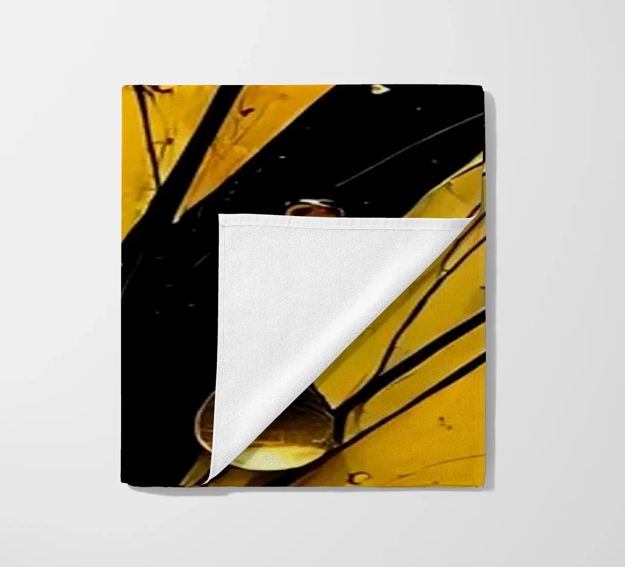 Druppels_12 strandhanddoek van schwarz-gelb by LK