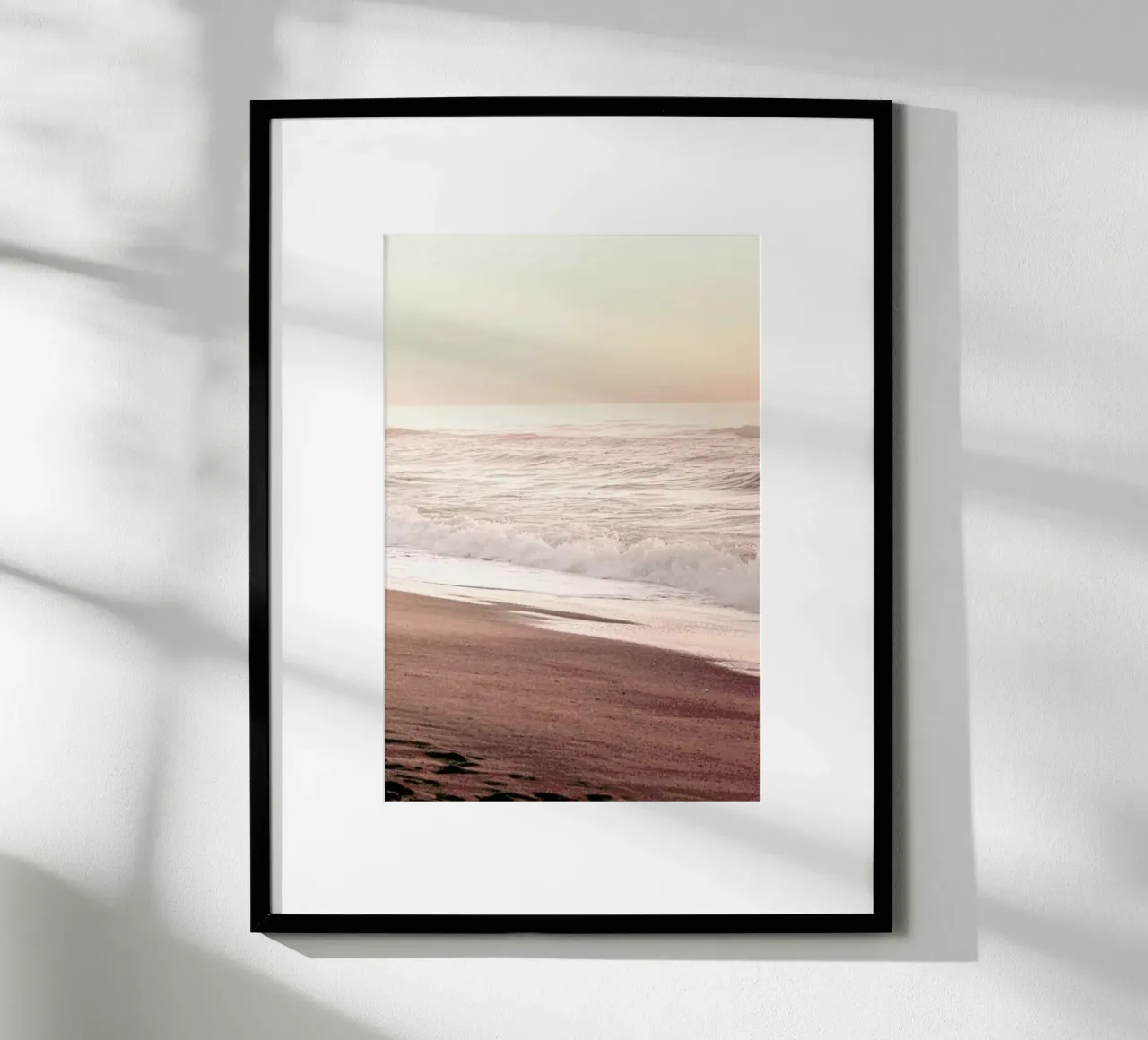 California Sunset Part 2 poster con telaio in legno da Monika Strigel