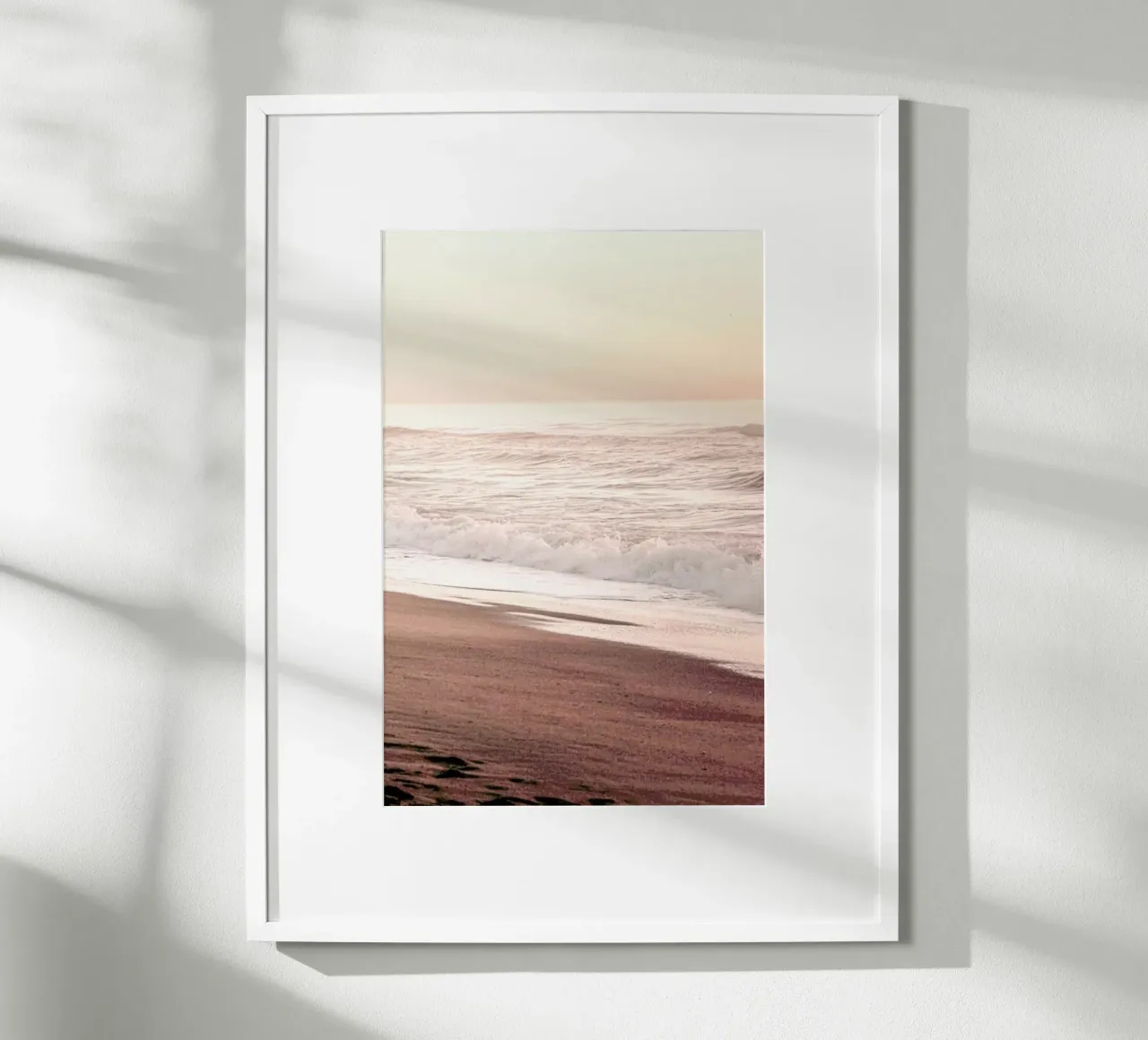 California Sunset Part 2 poster con telaio in legno da Monika Strigel