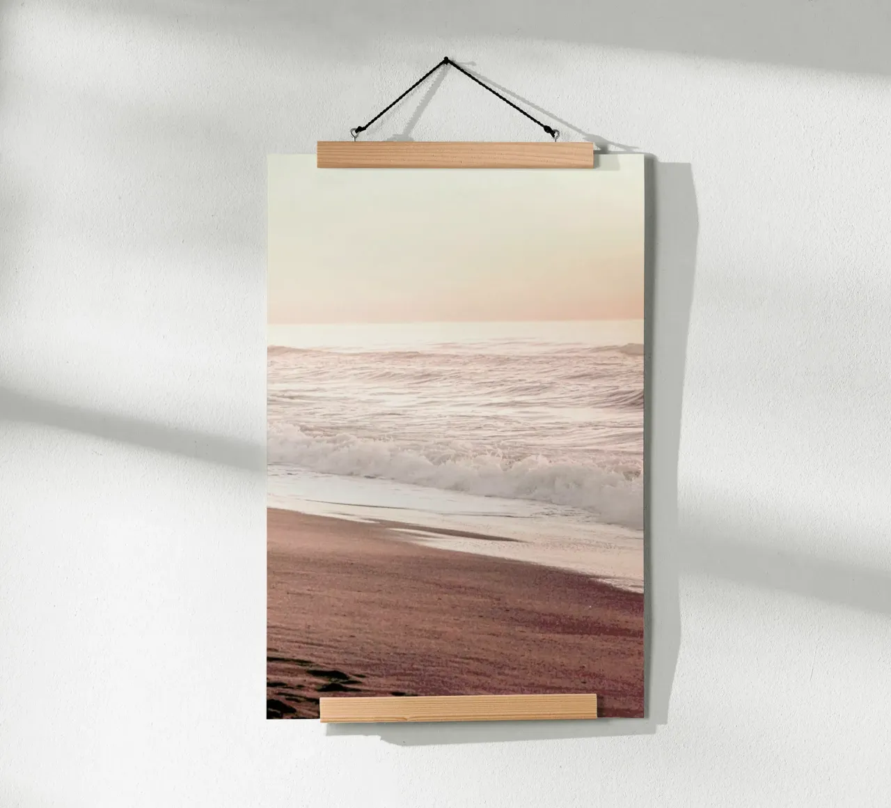 California Sunset Part 2 poster con telaio in legno da Monika Strigel