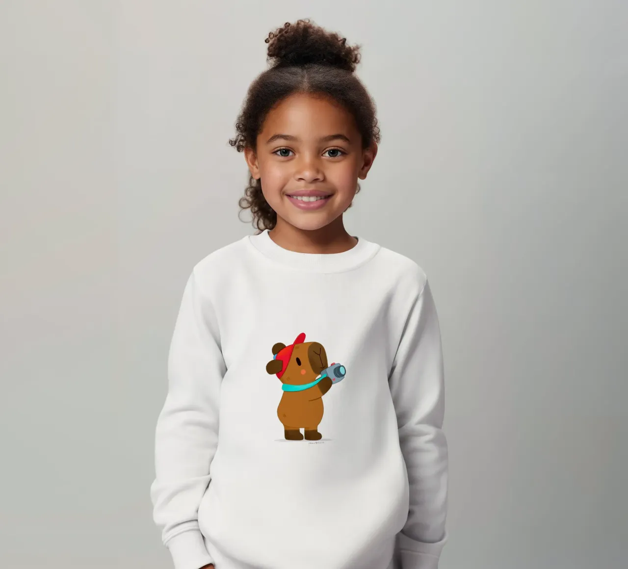 Capybara with cap and camera touristing kids sweatshirt by julianamotzko