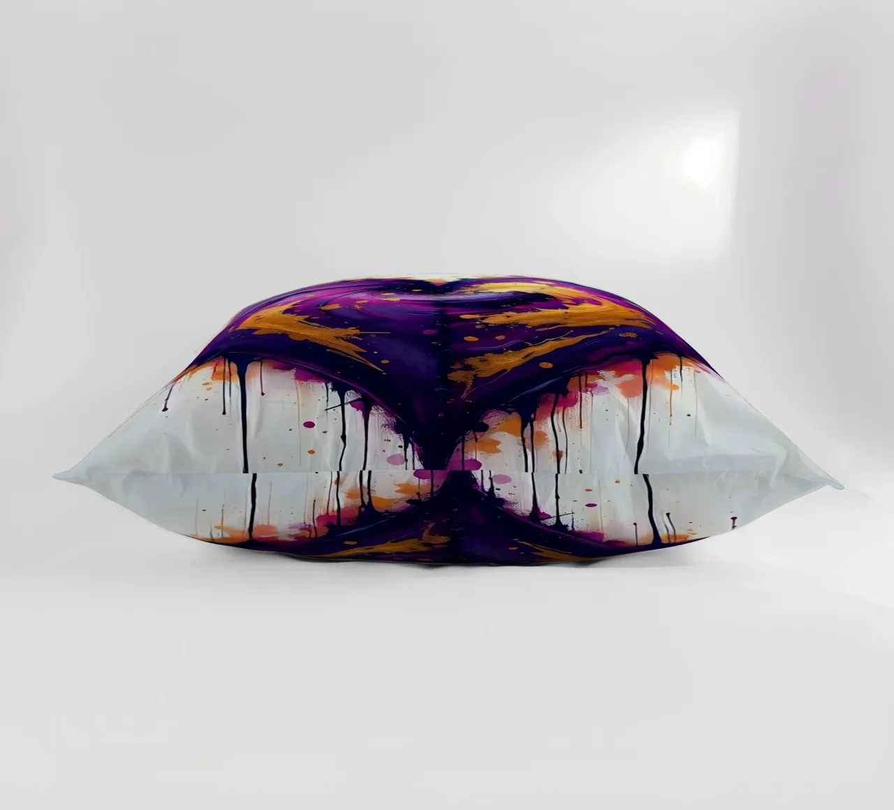 Herz_lila_gold_4 cuscino da Pink- und LoveArt by LK