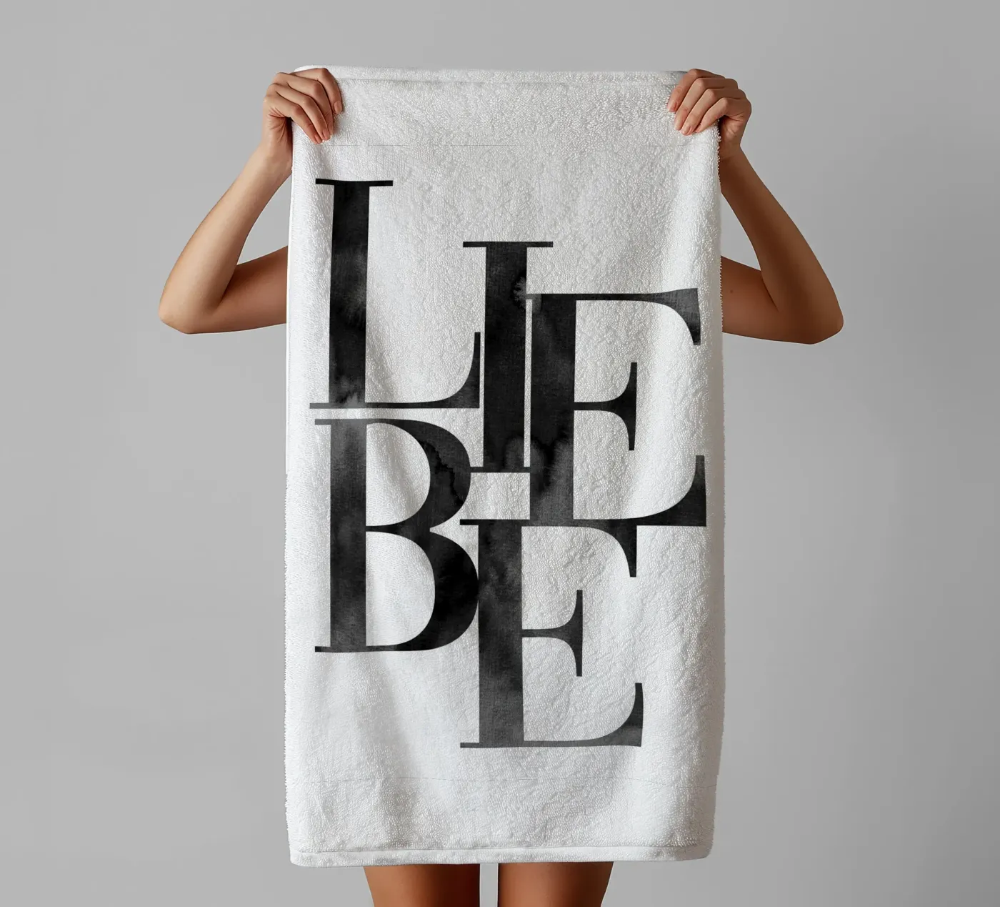 Liebe towel by BAINAI QUOTES