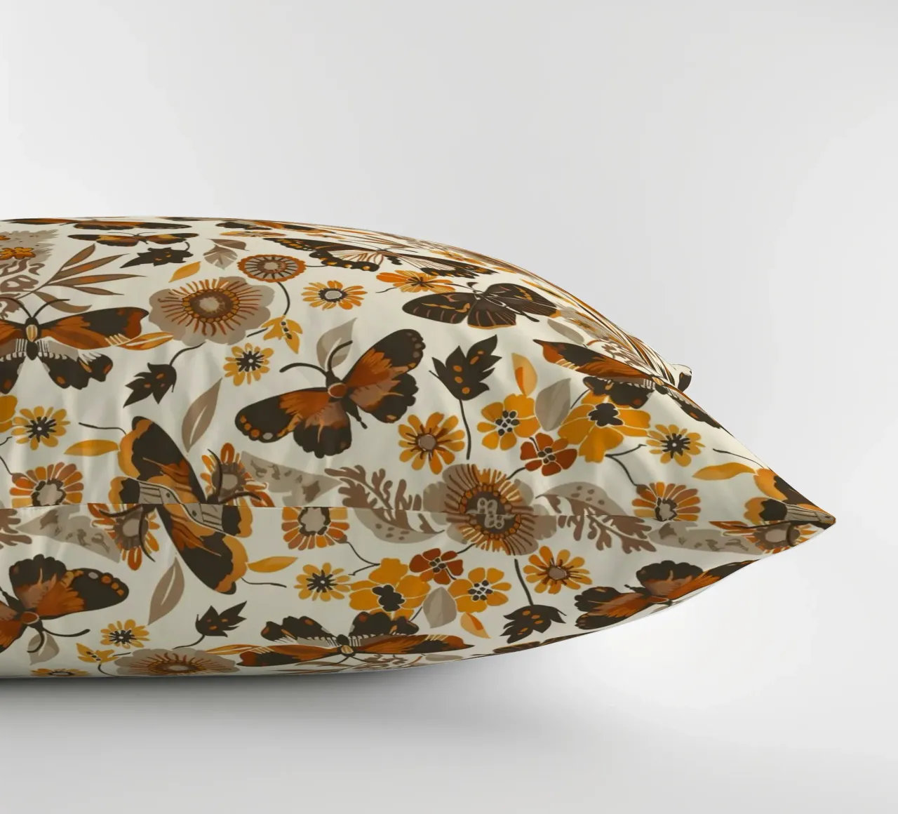Retro Butterflies cuscino da Sunflower Soul Studio