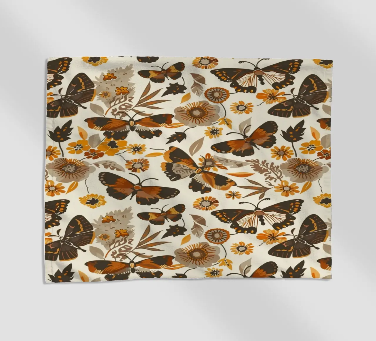 Retro Butterflies telo mare da Sunflower Soul Studio