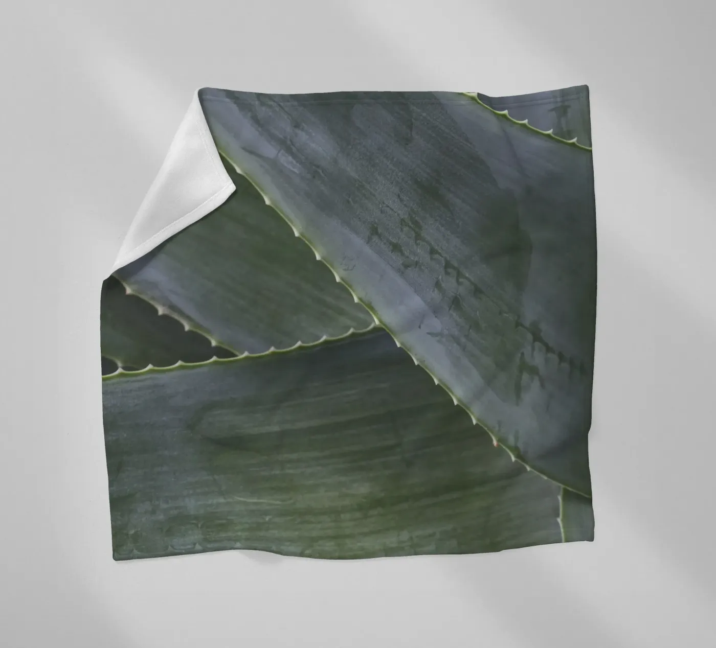 Close Enough 1 Fleecedecke von Nur Mut