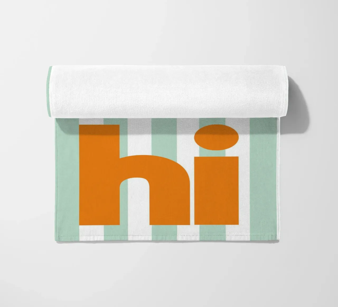 Hi - grüne Streifen beach towel by BAINAI QUOTES