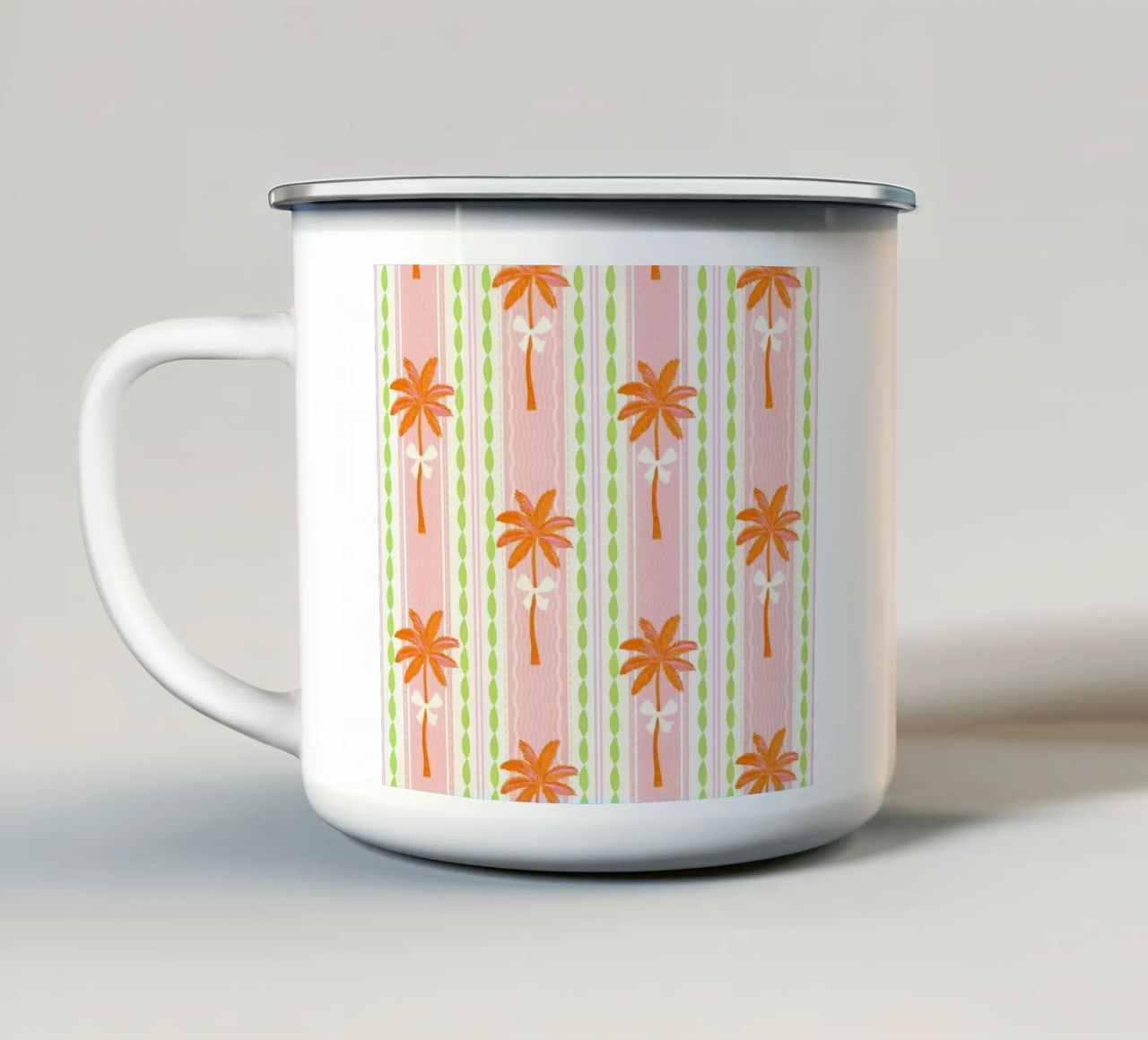 Motivo a righe Preppy Palms & Bows Tropical Grandmillennial tazza in smalto da Dominique Vari