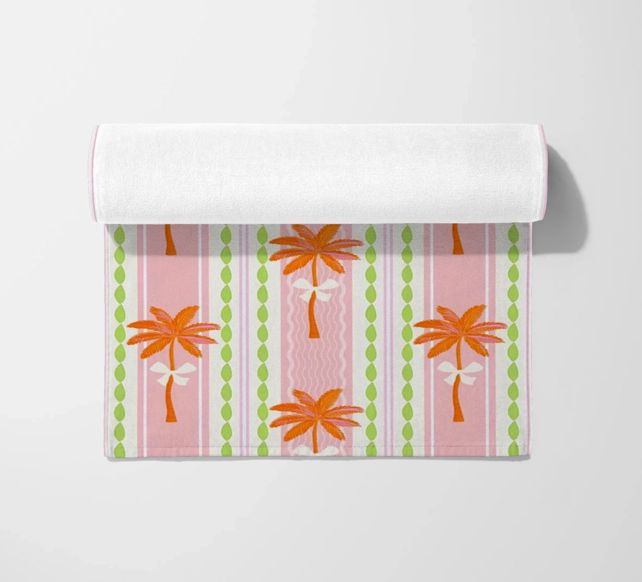 Motivo a righe Preppy Palms & Bows Tropical Grandmillennial telo mare da Dominique Vari