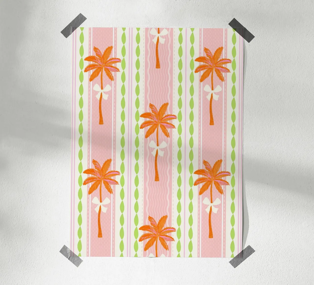 Motivo a righe Preppy Palms & Bows Tropical Grandmillennial poster con telaio in plastica da Dominique Vari