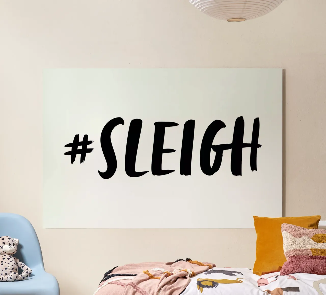 Hashtag Sleigh plexiglass da daylight design studio