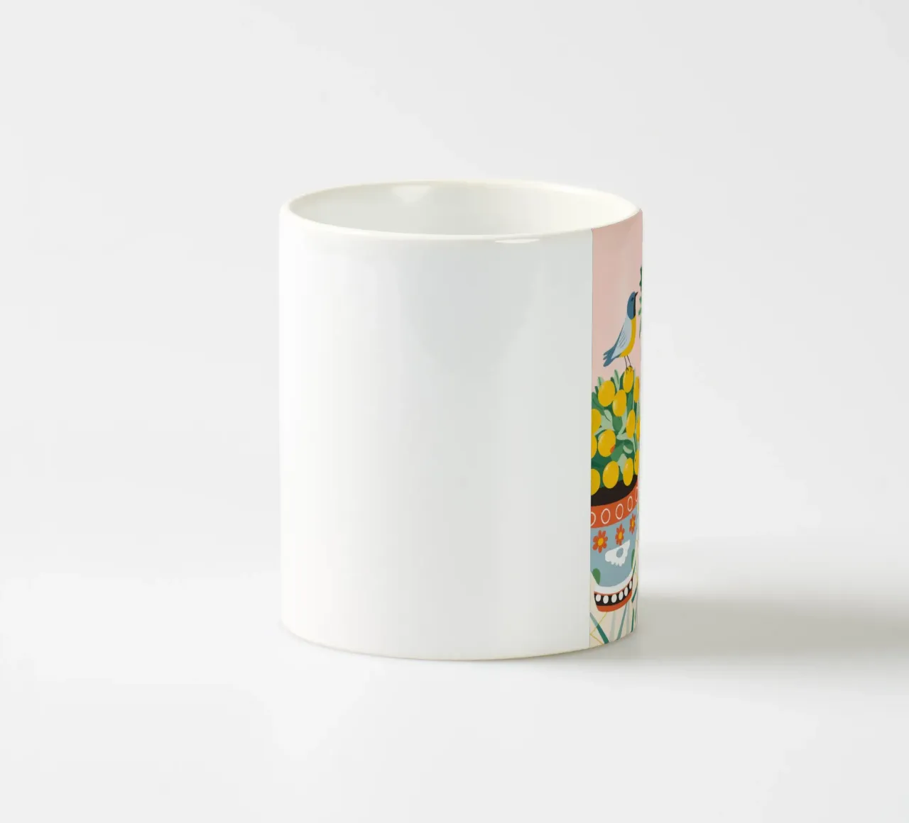 Armonia di uccelli e fiori tazza in ceramica da Veiled Canvas