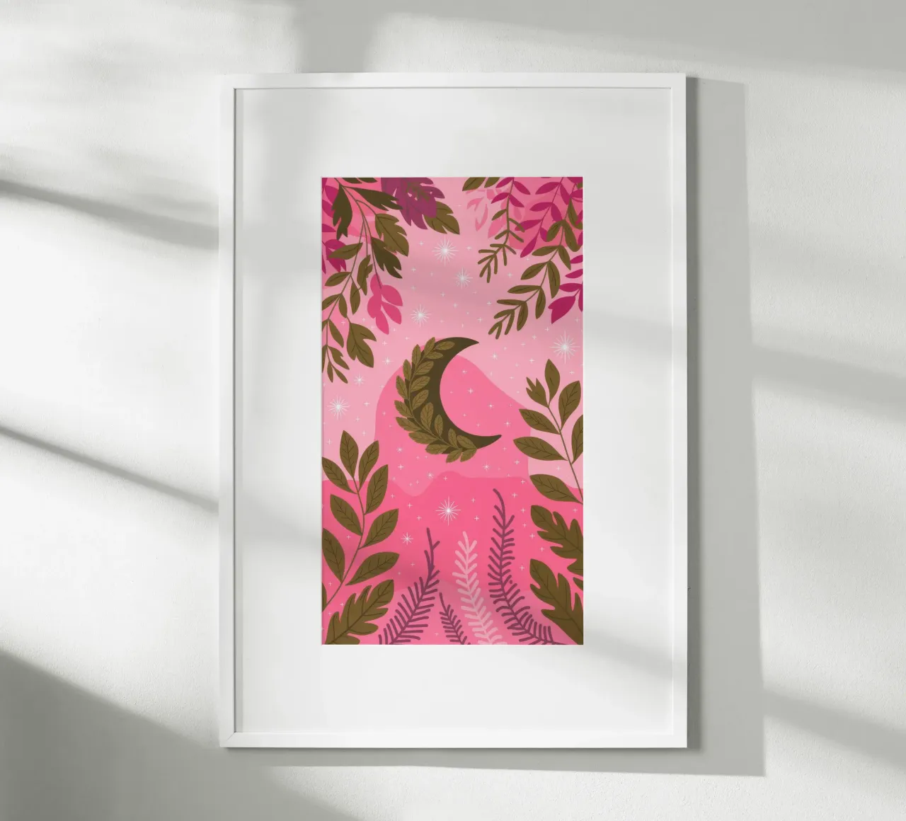 Incanto del giardino al chiaro di luna poster con telaio in legno da Veiled Canvas