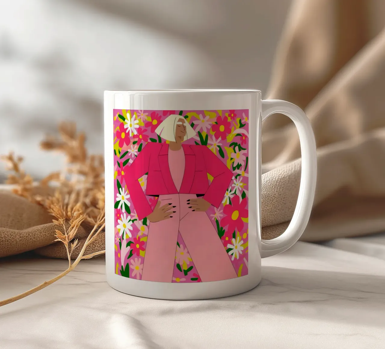 Audace splendore floreale tazza in ceramica da Veiled Canvas