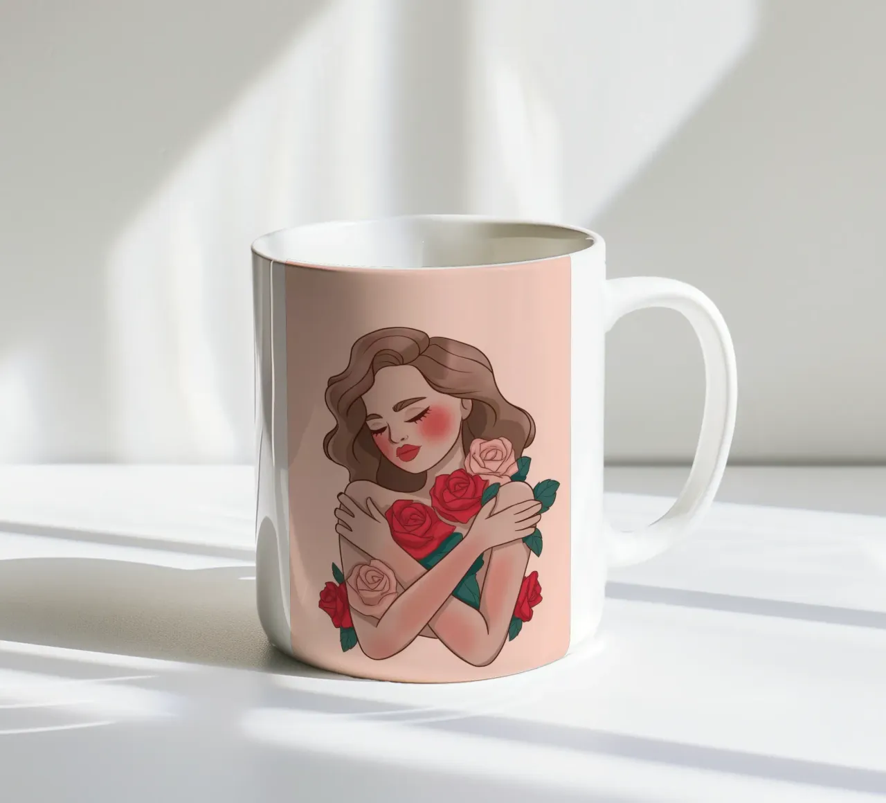 Romantico abbraccio floreale tazza in ceramica da Nebula Verse