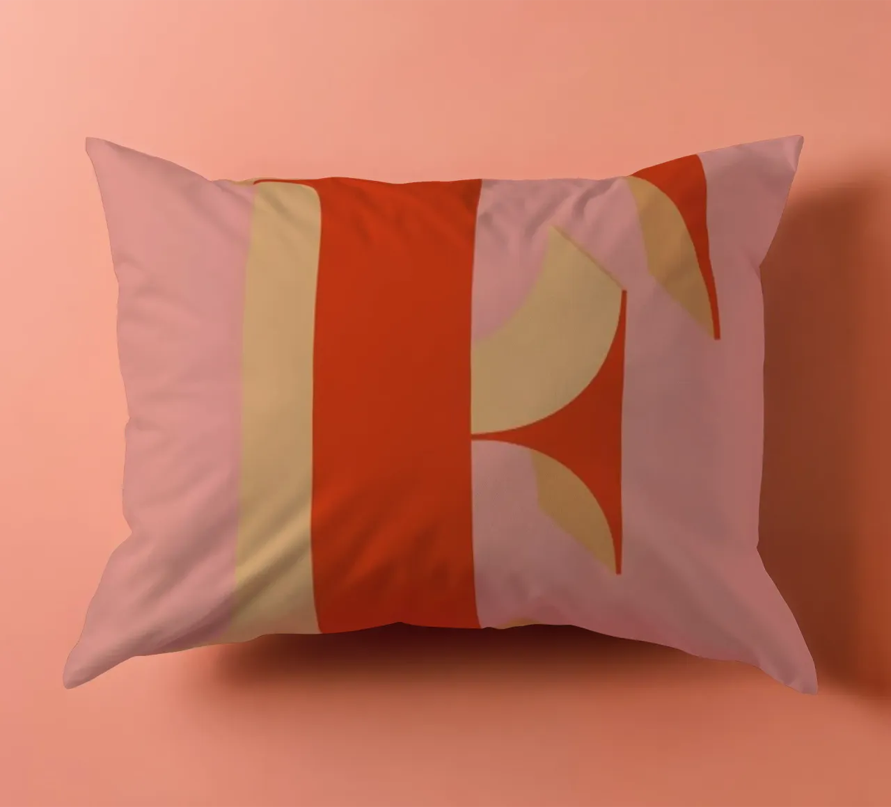 Red F cuscino da daylight design studio