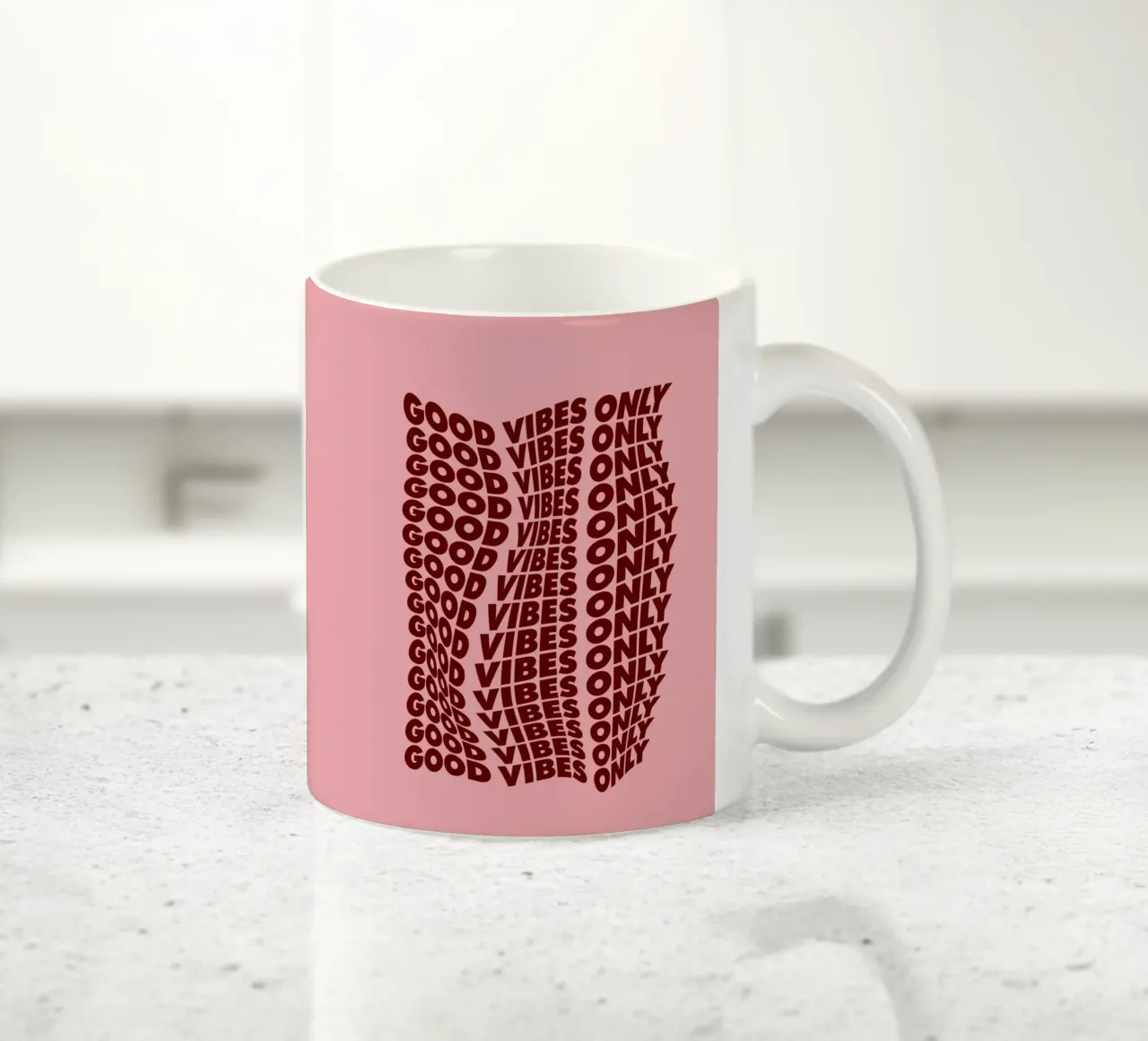Stampa tipografica Good Vibes Only Rosa e Viola tazza in ceramica da THE MOTIVATED TYPE