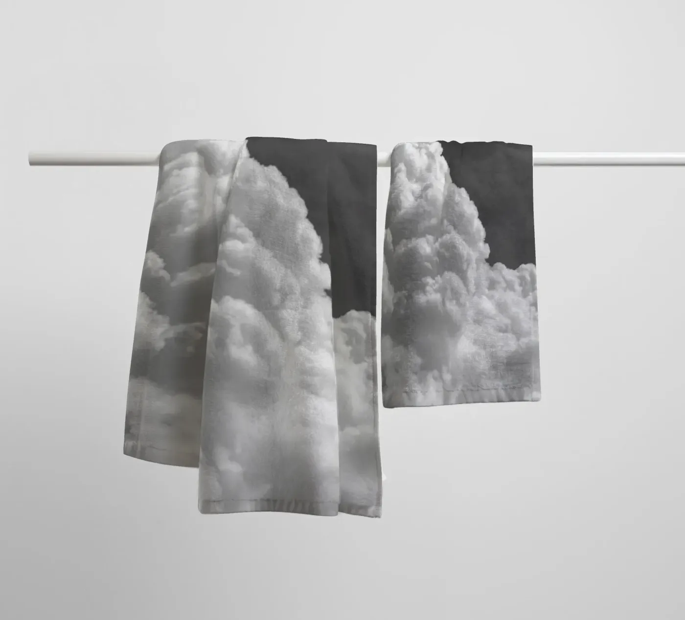 Cloudscape 4 Handtuch von Nur Mut