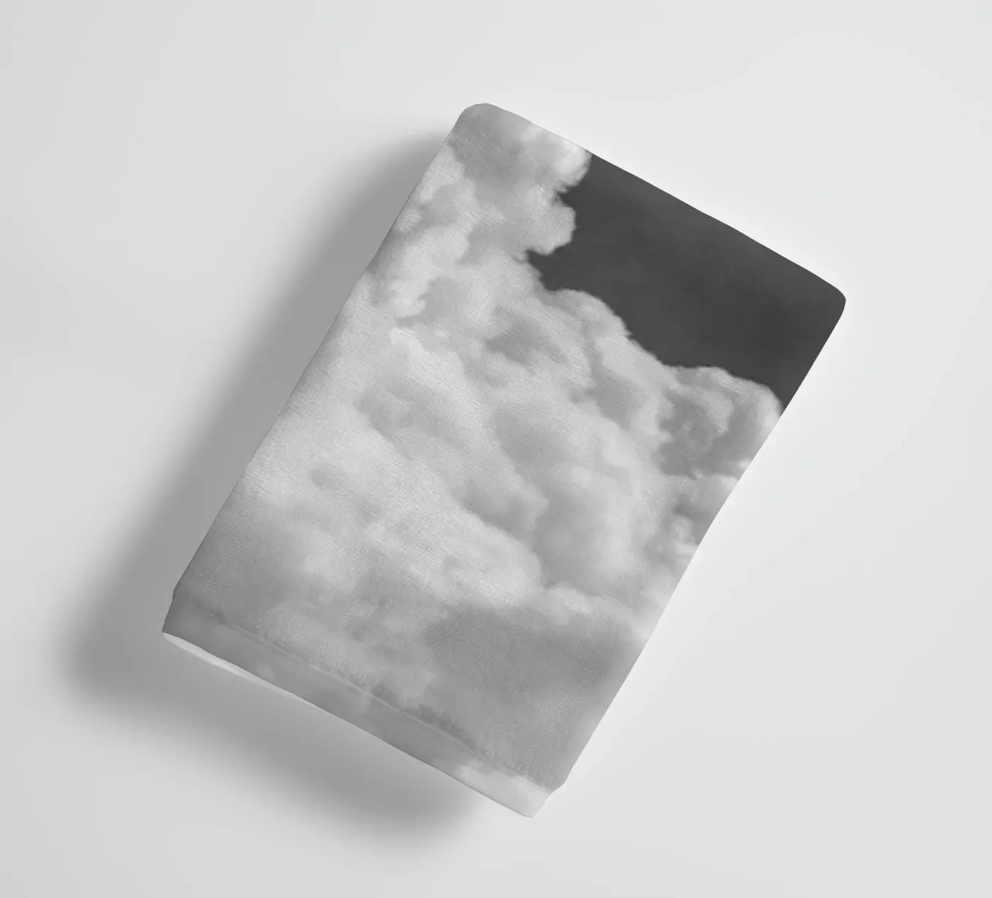 Cloudscape 4 Handtuch von Nur Mut
