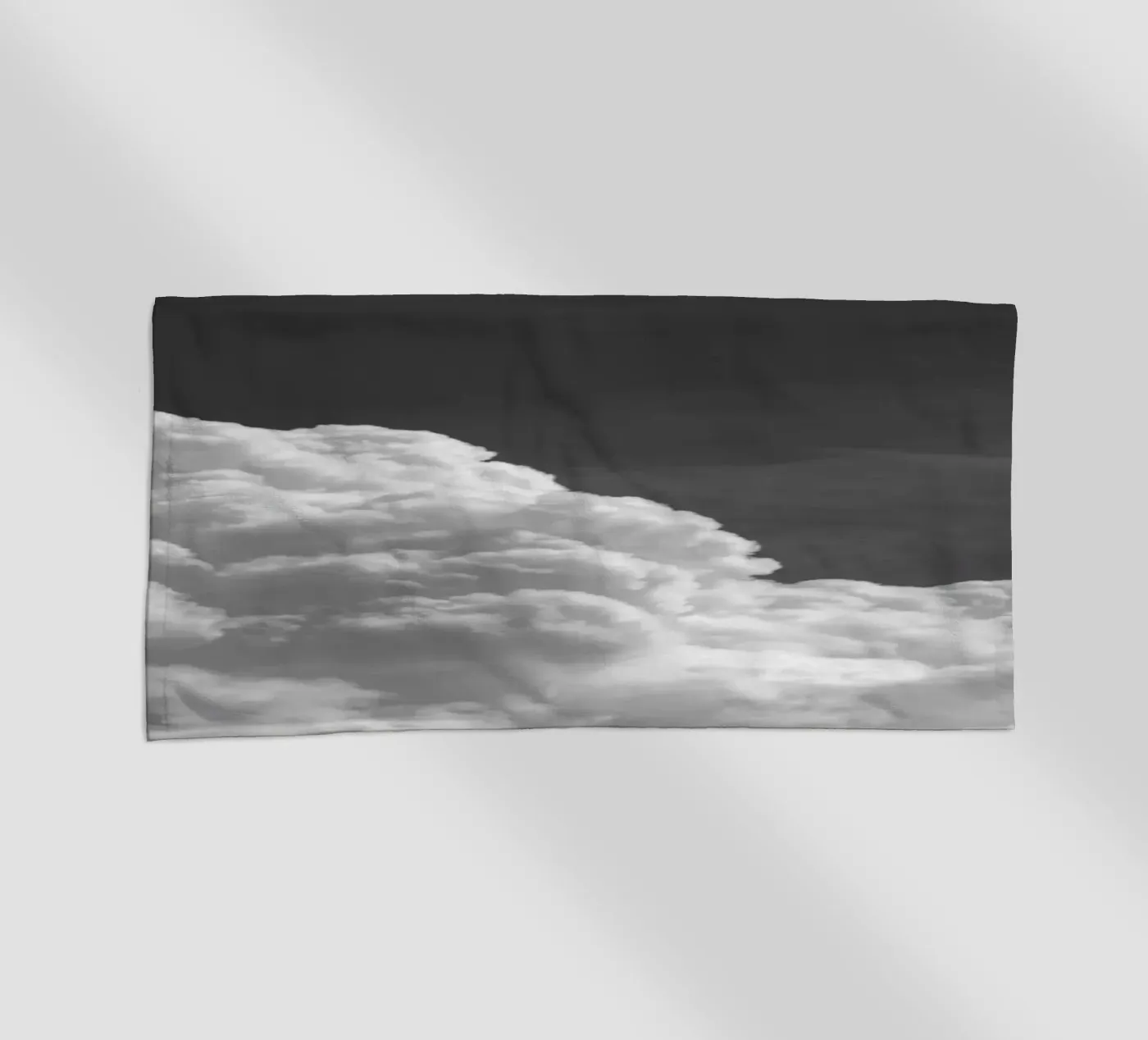 Cloudscape 4 strandhanddoek van Nur Mut