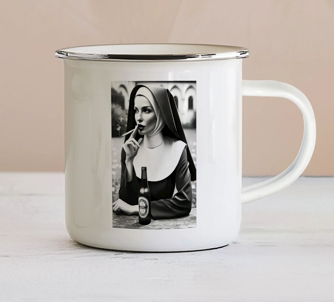 suora che fuma e beve tazza in smalto da rangginangs