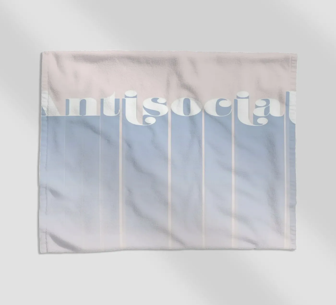 Antisocial Strandtuch von DesigndN