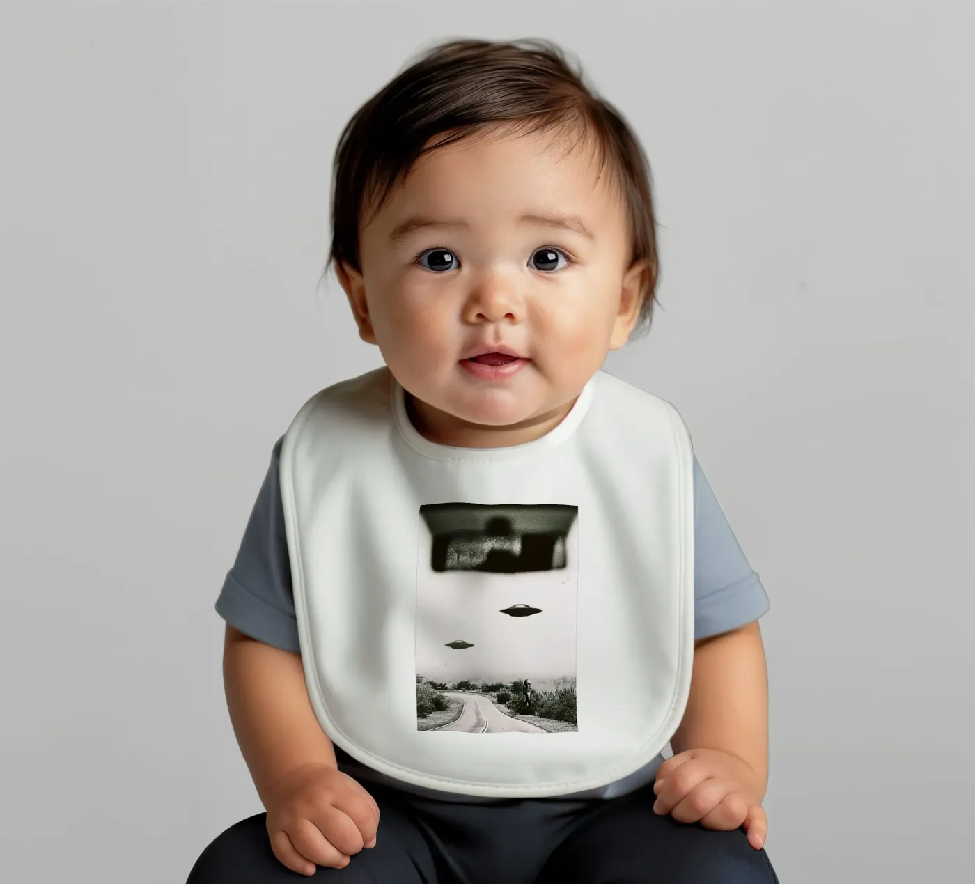 UFO Alien baby bib by rangginangs