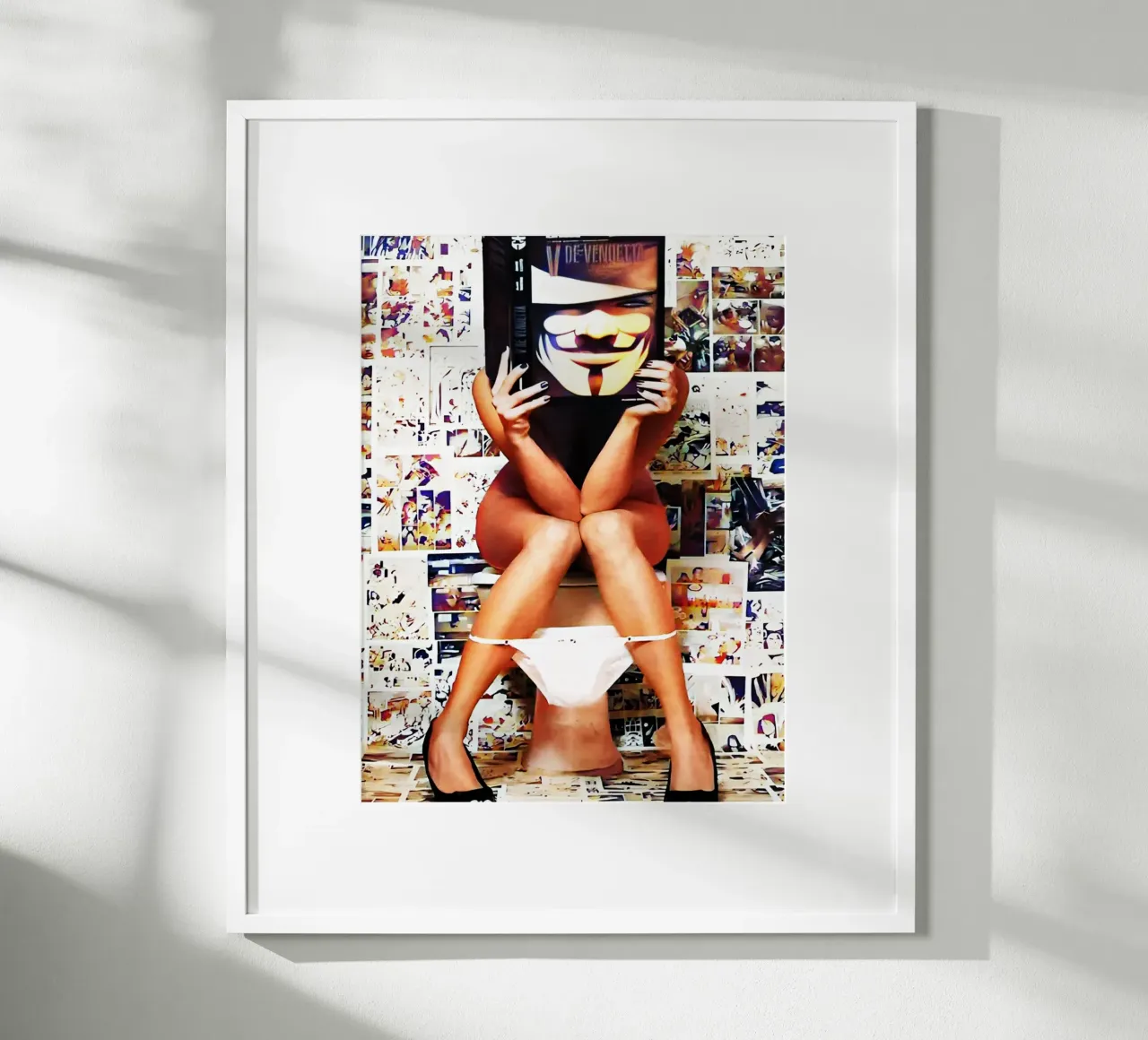 Ragazza sulla toilette poster con telaio in legno da kembangross