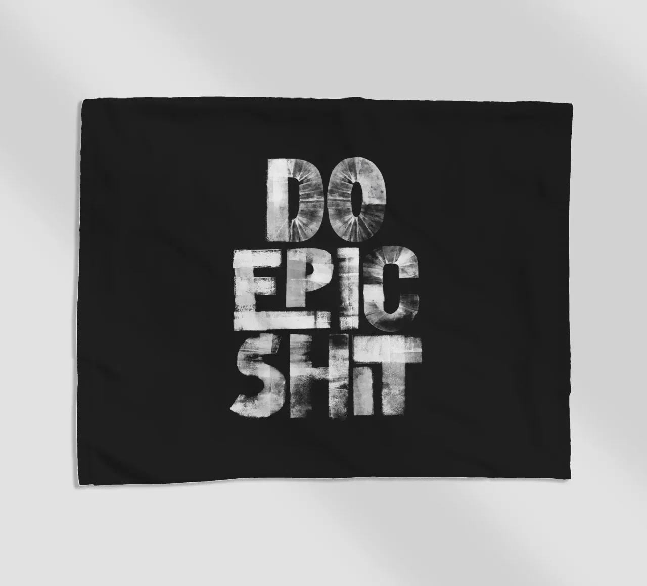 Stampa tipografica in bianco e nero Do Epic Shit in grassetto telo mare da THE MOTIVATED TYPE