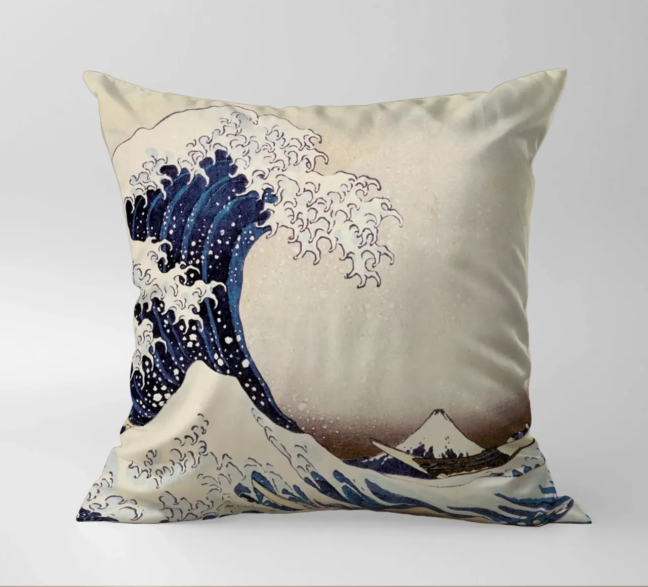 Hokusai - The Great Wave off Kanagawa Kissen von ARTOTHEK