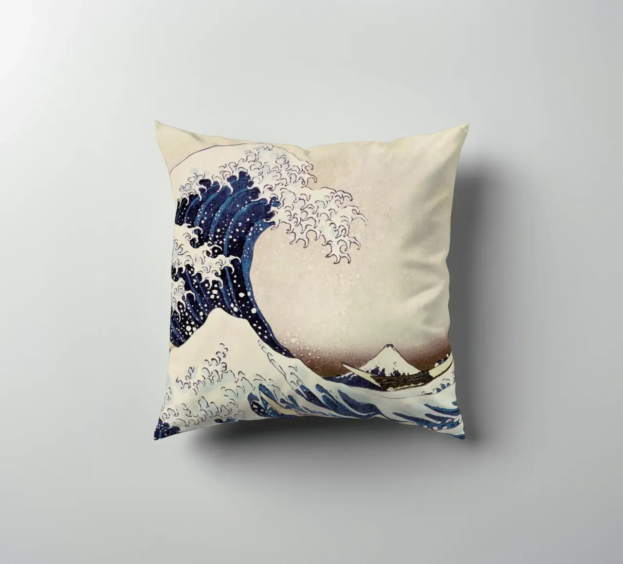 Hokusai - The Great Wave off Kanagawa Kissen von ARTOTHEK